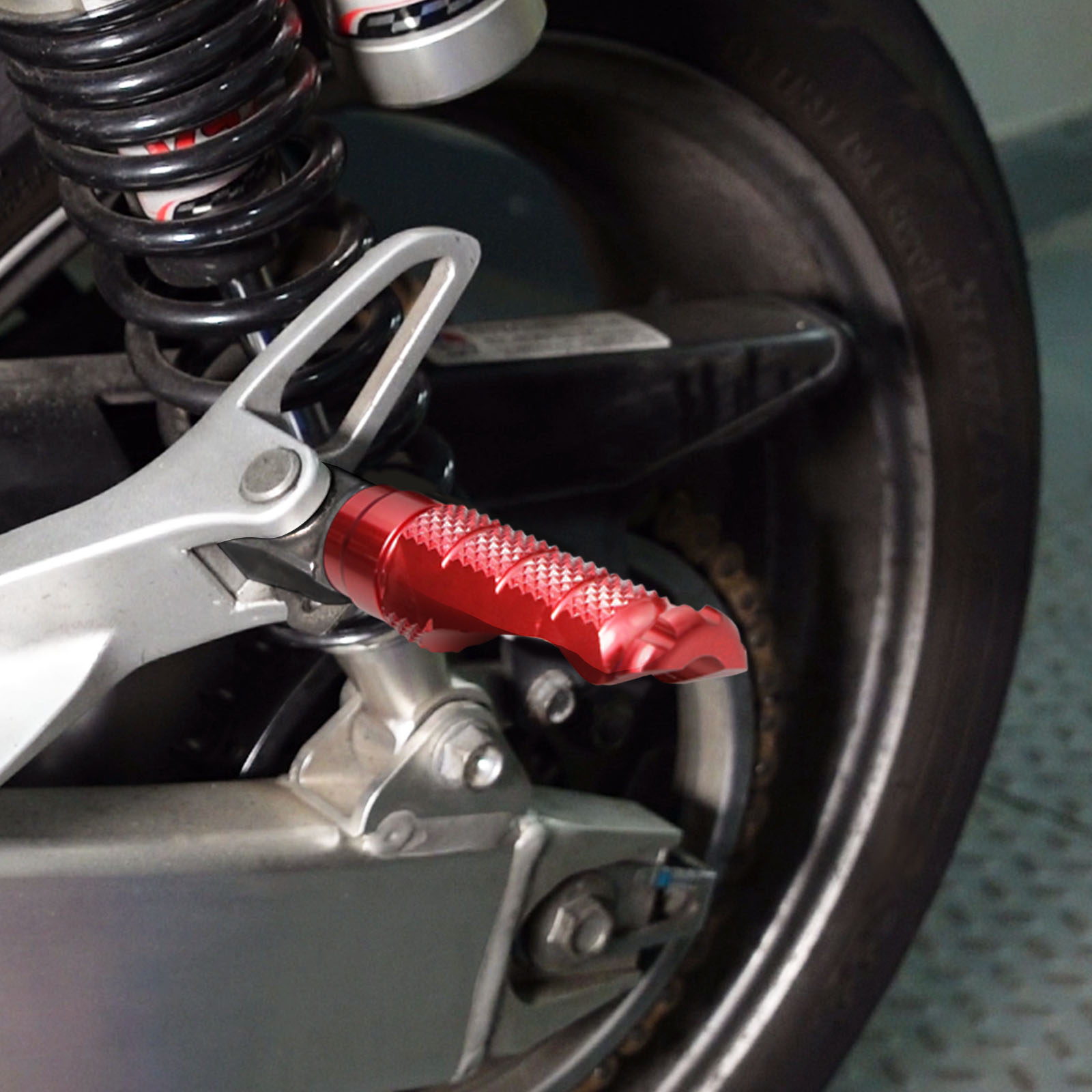 R-FIGHT Red Rear Foot Pegs For Kawasaki ZX-6R NINJA ZX-600 97 98